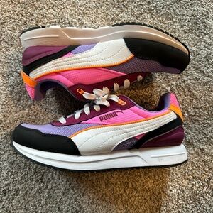 Puma Women's Purple and Pink Sneakers